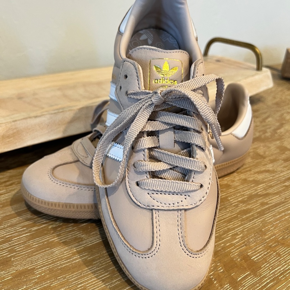 WOMEN'S ADIDAS ORIGINALS SAMBA OG - LIKE NEW
